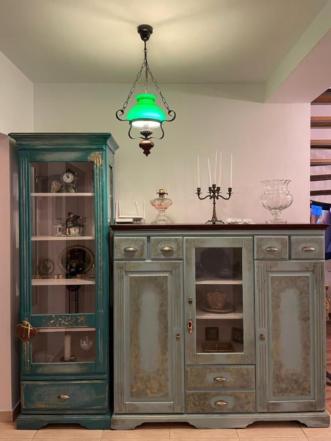アルバ・ユリアApartament Yannisアパートメント エクステリア 写真