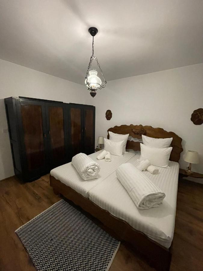 アルバ・ユリアApartament Yannisアパートメント エクステリア 写真