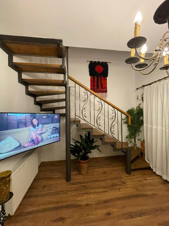 アルバ・ユリアApartament Yannisアパートメント エクステリア 写真