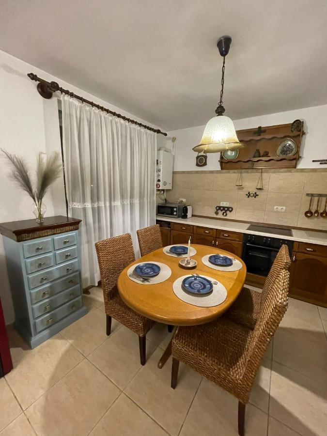アルバ・ユリアApartament Yannisアパートメント エクステリア 写真