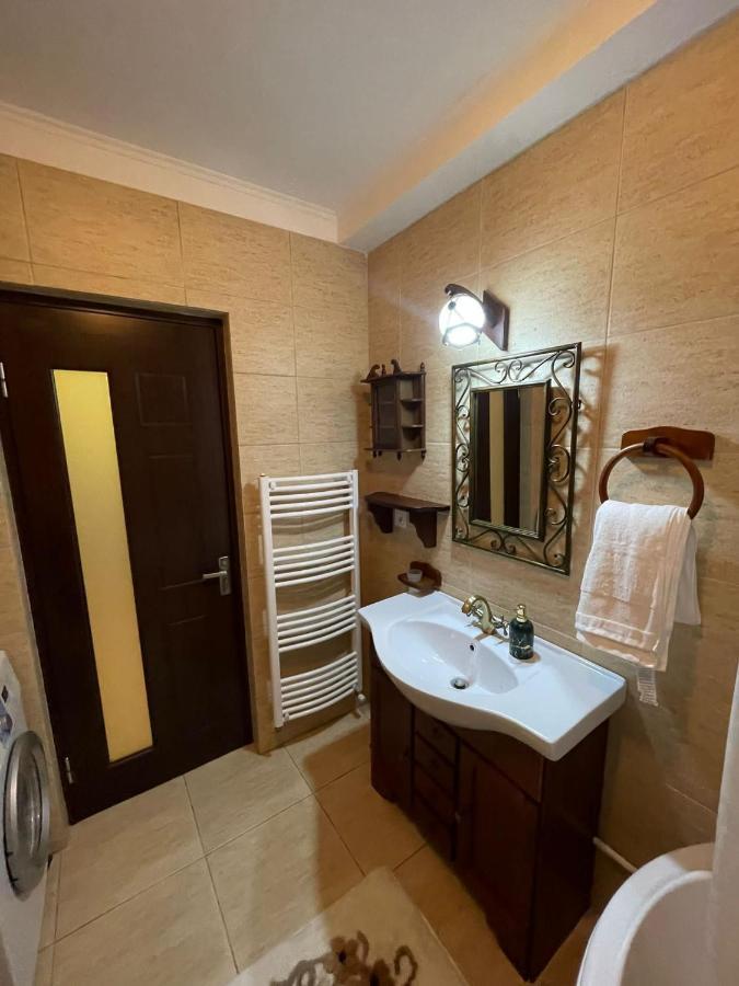 アルバ・ユリアApartament Yannisアパートメント エクステリア 写真