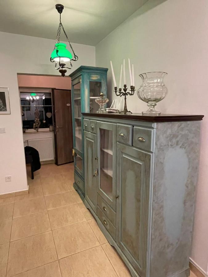 アルバ・ユリアApartament Yannisアパートメント エクステリア 写真