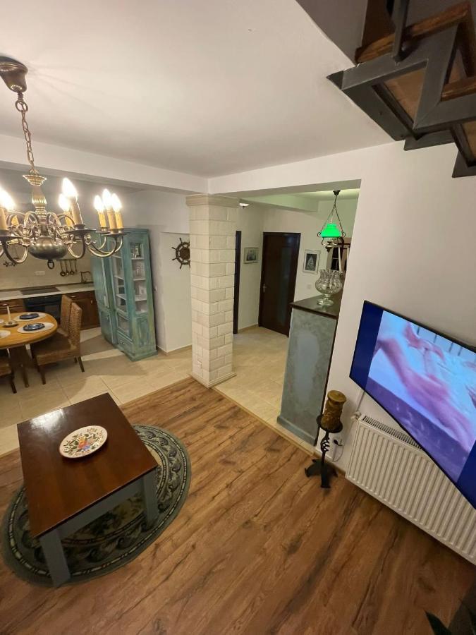 アルバ・ユリアApartament Yannisアパートメント エクステリア 写真