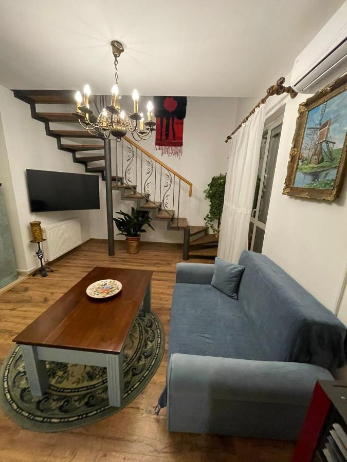 アルバ・ユリアApartament Yannisアパートメント エクステリア 写真