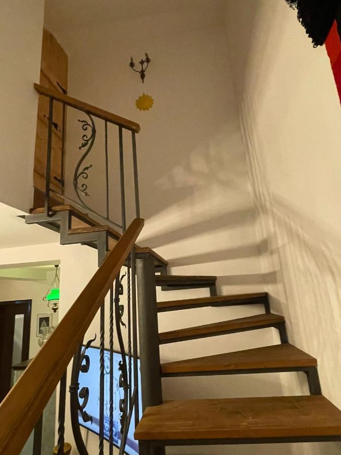 アルバ・ユリアApartament Yannisアパートメント エクステリア 写真