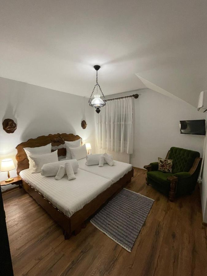 アルバ・ユリアApartament Yannisアパートメント エクステリア 写真