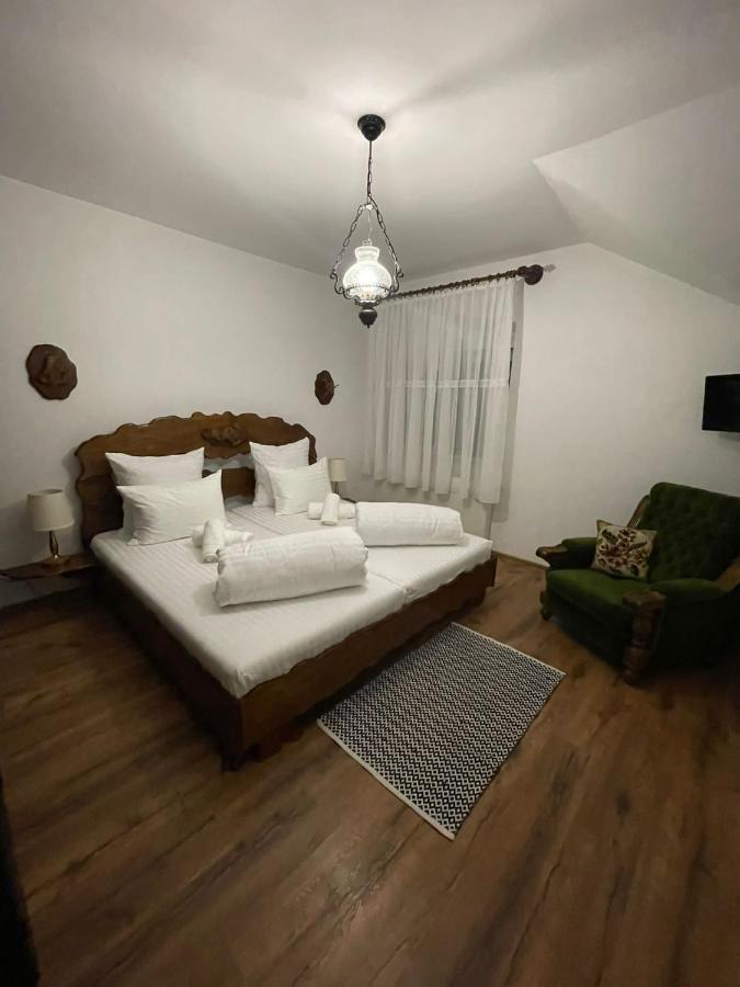 アルバ・ユリアApartament Yannisアパートメント エクステリア 写真