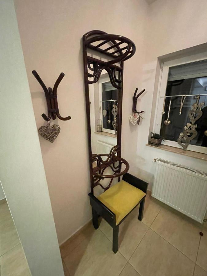 アルバ・ユリアApartament Yannisアパートメント エクステリア 写真